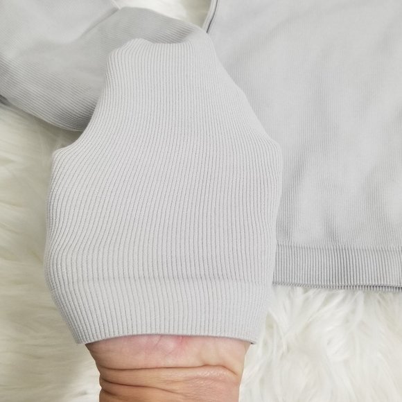 Dynamite | Light Gray Long Sleeve Scoop Neck Cropped Shirt Top S - Picture 3 of 6